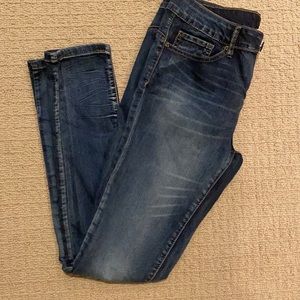 Women’s Cover Girl Faded Jeans Size 9/10